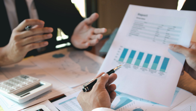 利好落地，央行宣布降准0.5个百分点！分红更高，波动率更低的泰康香港银行指数(A类:006809；C类:006810)跟踪指数涨超2%