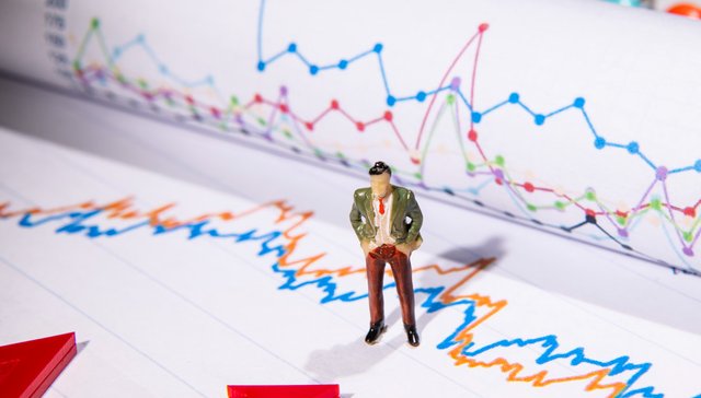 泉果嘉源三年持有期混合A（019624）近一年回报达8.69%