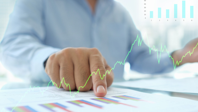 泉果嘉源三年持有期混合A（019624）近一年回报达8.33%