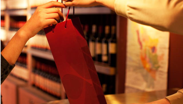 Z世代撬动超5万亿消费市场，谁能扛起“新消费”行业大旗？