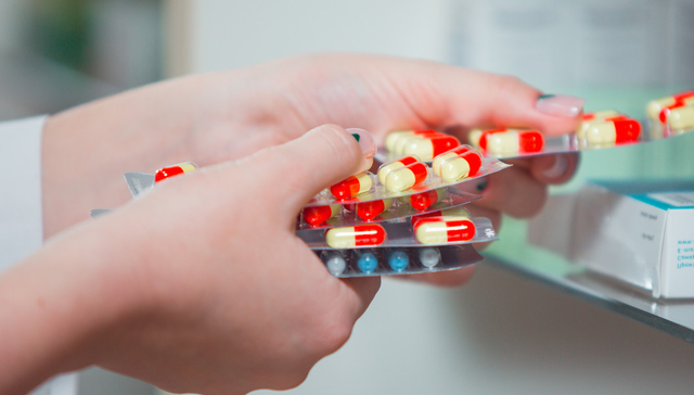 香港医药,医药,鹏华中证港股通医药卫生综合交易型开放式指数证券投资基金,513700,513700.