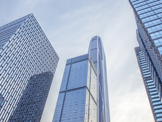 老乡鸡再战港交所IPO：营收超60亿元，创始人儿女一家控制超90%股权