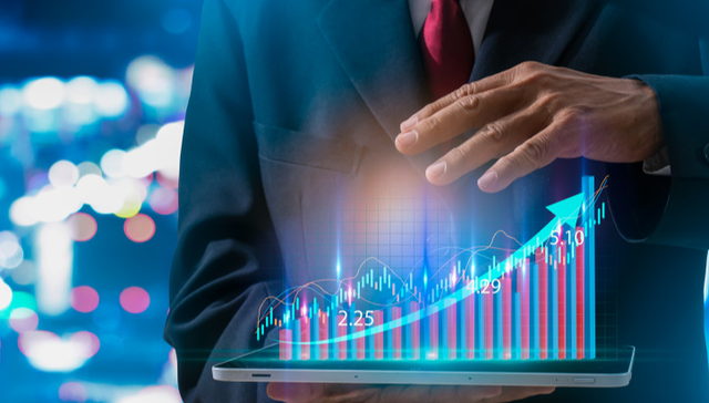 CPO概念再度引领科技板块行情！华富科技动能混合(A：007713；C：017968)近一年净值已翻倍