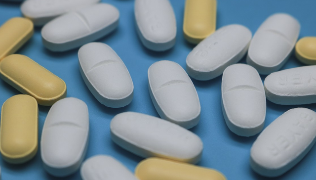 业绩差距超120%！医药ETF分歧加剧，如何选择正确方向？