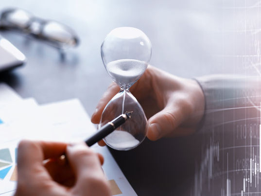 摩根盈元稳健三个月持有期混合型FOF一日募集近30亿，长期视角与专业能力获市场认可