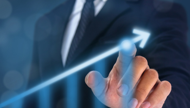 三大股指盘中一路上涨，创业板指盘中涨超2%