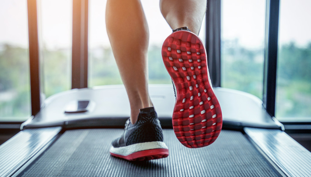 李宁(02331.HK)2025上半年营收稳增3.3%至148.2亿，符合市场预期