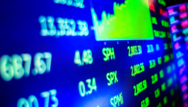 科创板再度强势，泰康上证科创板综合指数增强(A类:023970;C类:023971)跟踪指数反弹涨近2%，南新制药、开普云等多股20%涨停