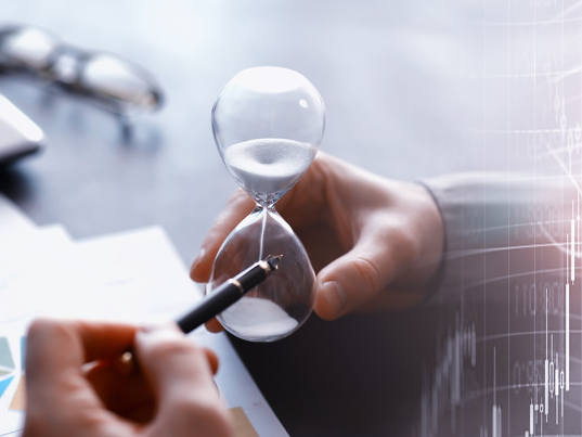 指数普涨而红利却原地踏步，我还应该定投吗？