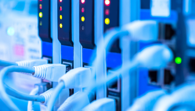 头部云厂商算力竞赛进入新阶段，通信ETF广发(159507)连续6日上涨，第一大权重股中际旭创领涨超6%