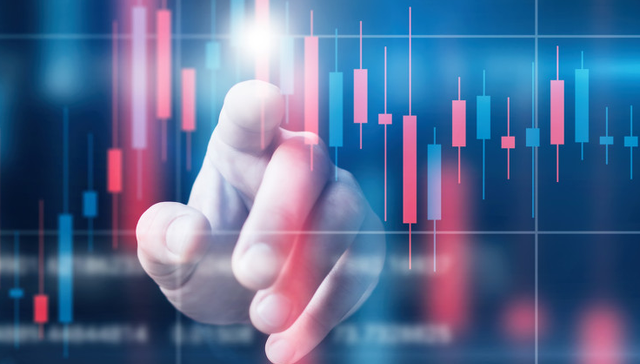 “反内卷”赛道基本面持续向好，材料ETF(159944)盘中涨超2%，成分股方大炭素、大中矿业、扬农化工纷纷10cm涨停