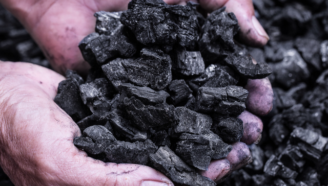 “冬炒煤，夏炒电”！近1月涨了18%的煤炭板块或成“避险新宠”