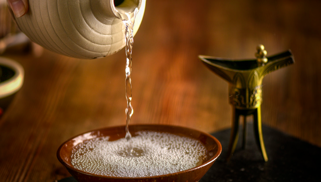 “老登”板块曙光乍现？！白酒ETF是否布局正当时？