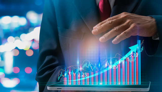 科创综指强势涨超2%，泰康上证科创板综合指数增强A(023970)近3月涨幅同类居前，一键分享硬科技长期成长收益