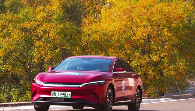 易方达恒生港股通汽车主题ETF,港股通汽车ETF易方达,智能汽车,易方达恒生港股通汽车主题交易型开放;特斯拉无安全员Robotaxi;港股通汽车ETF易方达(159121);公众开放;备受关注