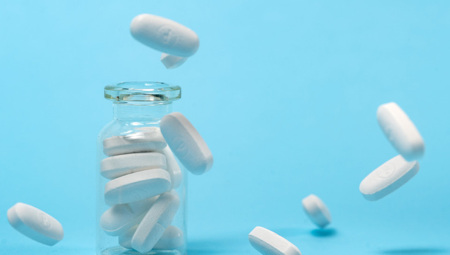 恒生新药,创新药,华泰柏瑞恒生创新药交易型开放式指数证券投资基金(QDII),520500,5205;中国创新药BD出海;恒生创新药ETF(520500);日均成交额超6亿