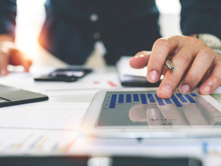 化工板块供需格局改善，南方基金都逸敏瞄准化工超额收益起点，持续挖掘供需拐点向上品种