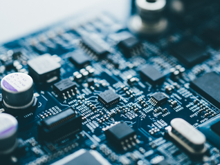 硬核技术突围筑牢发展根基，泰康半导体量化选股股票发起式(A:020476；C:020477)跟踪指数逆市涨超2%，把脉自主可控新机遇