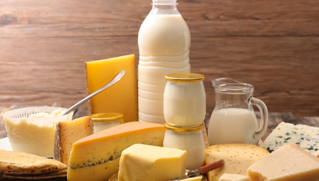 春节特别活动；消费韧性；消费板块回暖；鹏扬消费量化选股混合；消费行业投资机遇