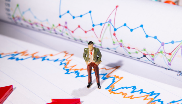 易方达中证石化产业ETF,石化ETF,基础化工,易方达中证石化产业交易型开放式指数证券投资基金,51;化工板块;资金青睐;四季度;公募基金;持仓比例;化工行业ETF易方达(516570);低费率投资工具