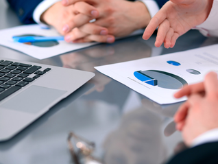 科技產(chǎn)業(yè)周期的輪動規(guī)律，匯添富港股通科技精選混合發(fā)起式C(025545)如何進行動態(tài)結(jié)構(gòu)調(diào)優(yōu)？