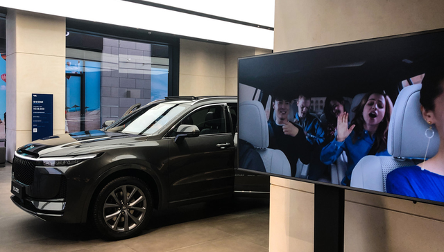 汇添富中证港股通汽车产业主题ETF,港股通汽车ETF汇添富,智能汽车,汇添富中证港股通汽车产业主题交;吉利汽车;登顶销量冠军;牵手文远知行;港股通汽车ETF汇添富(159210);涨超3%;冲击五连涨;RoboX产业奇点