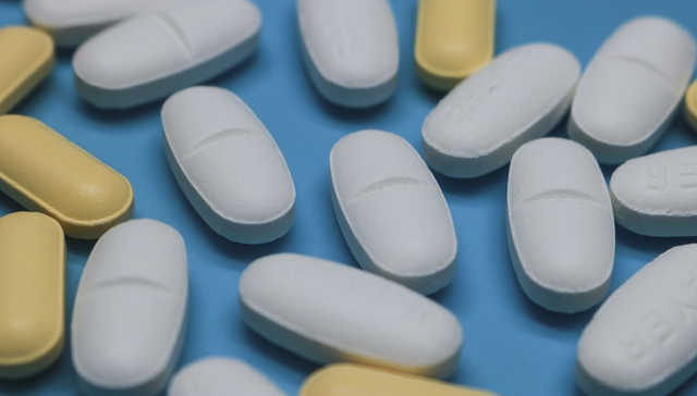 汇添富国证港股通创新药ETF,港股通创新药ETF,创新药,汇添富国证港股通创新药交易型开放式指数证券;荣昌生物;维迪西妥单抗;2026 EAU;港股通创新药ETF(159570);涨超6%;收涨近2%;强势三连阳