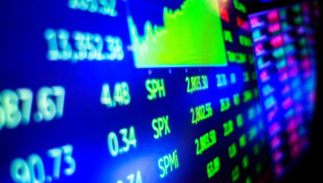 泰康香港银行指数;006809;006810;跟踪指数涨超1%;市场震荡反复;低估值高股息银行;资金避风港