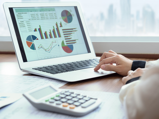 首年破億、新客占比超30%——明略科技(2718.HK)Agentic Services，正在重寫AI服務(wù)商的競(jìng)爭(zhēng)規(guī)則