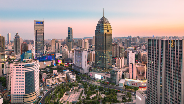 国泰中证全指通信设备ETF,通信ETF,通信,国泰中证全指通信设备交易型开放式指数证券投资基金,51;ETF甄选;三大指数回落;通信ETF;人工智能ETF;黄金ETF;逆势走强