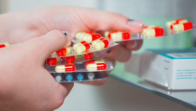 华宝恒生港股通创新药精选ETF,港创新药,创新药,华宝恒生港股通创新药精选交易型开放式指数证券投资基;港股通创新药;重挫;龙头领跌;520880;放量跌;均线;加仓;离场