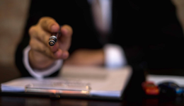 做完保险听课的充场兼职，我背上了“奇怪的网贷”