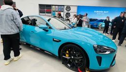 谁在买小米汽车SU7？