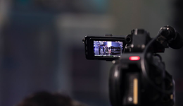 高管下场越来越卷，造车的尽头是直播？