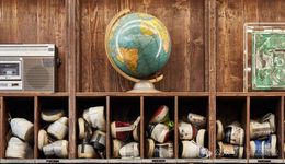 从街头潮牌到奢侈品，私募操盘的小脏鞋要IPO了