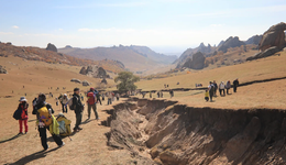 不去5A景区的年轻人，爱上进山打卡