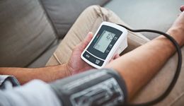 微医三闯港交所，AI故事这次能讲通吗？