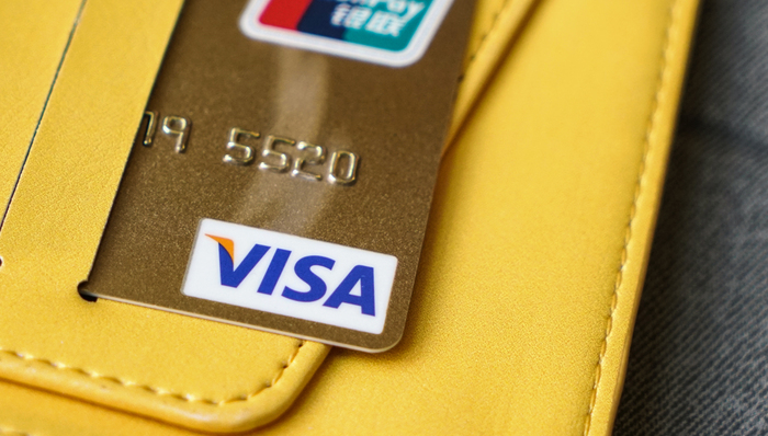 埋下违法犯罪隐患！银保监会提示信用卡租借三大风险