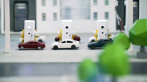 比亚迪要建2万闪充站，换电迎来最强对手？