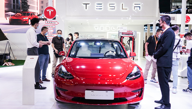 Tesla retreats on price cuts in China