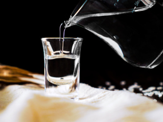 太原国企董事长涉嫌殴打他人被拘留，当地国资委：停职检查，严肃追责