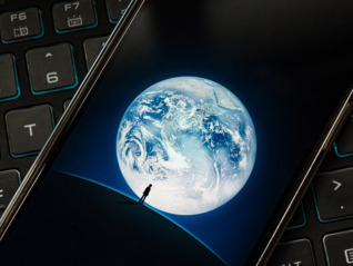 微信上线首个AI助手，以后可以在微信和元宝聊天了