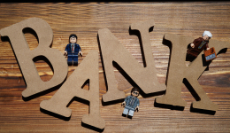 卫星扎堆“上天”，银行风控卷出新高度