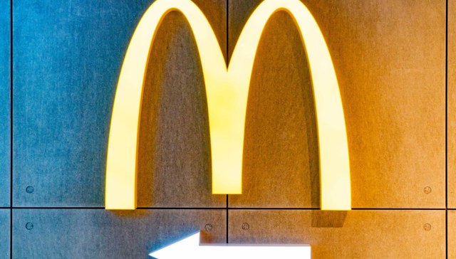 McDonald’s buys Carlyle’s holding in China operations