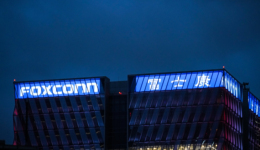 富士康回应补贴政策变动：系信息输入错误所致，承诺薪资与招工海报一致