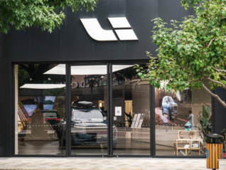 單純賣車已不再奏效，李想的AI故事有幾分成功可能？