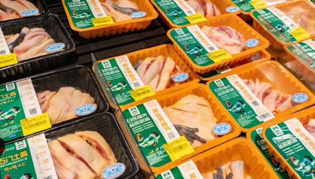 鸡企10月业绩高增长，仍具上升空间未来要小心引种空缺和禽流感