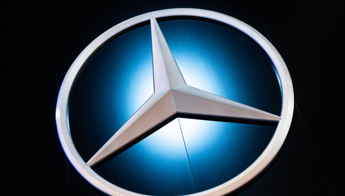 奔驰宣布调整EQS和EQE官方售价，已购车消费者可享专属补贴