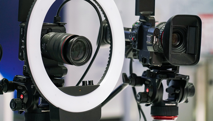 急着打造个人IP的汽车公司老板最终还要回到车间