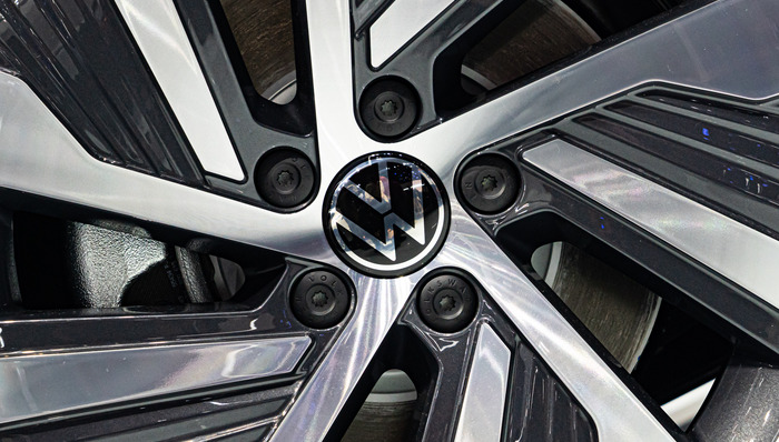 大众提前一年完成ID.系列全球交付50万辆目标，但电动化转型还难言成功